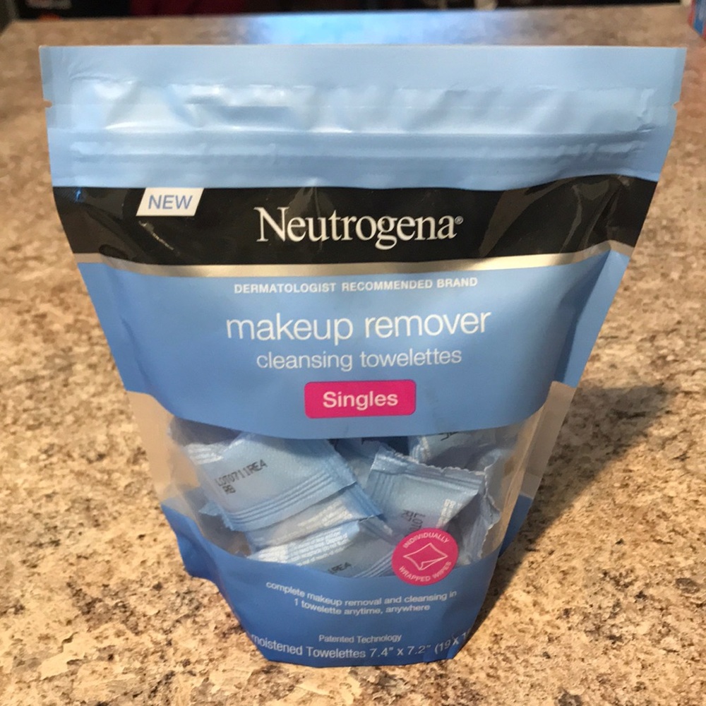 Neutrogena Makeup Removal Cleansing Towelettes